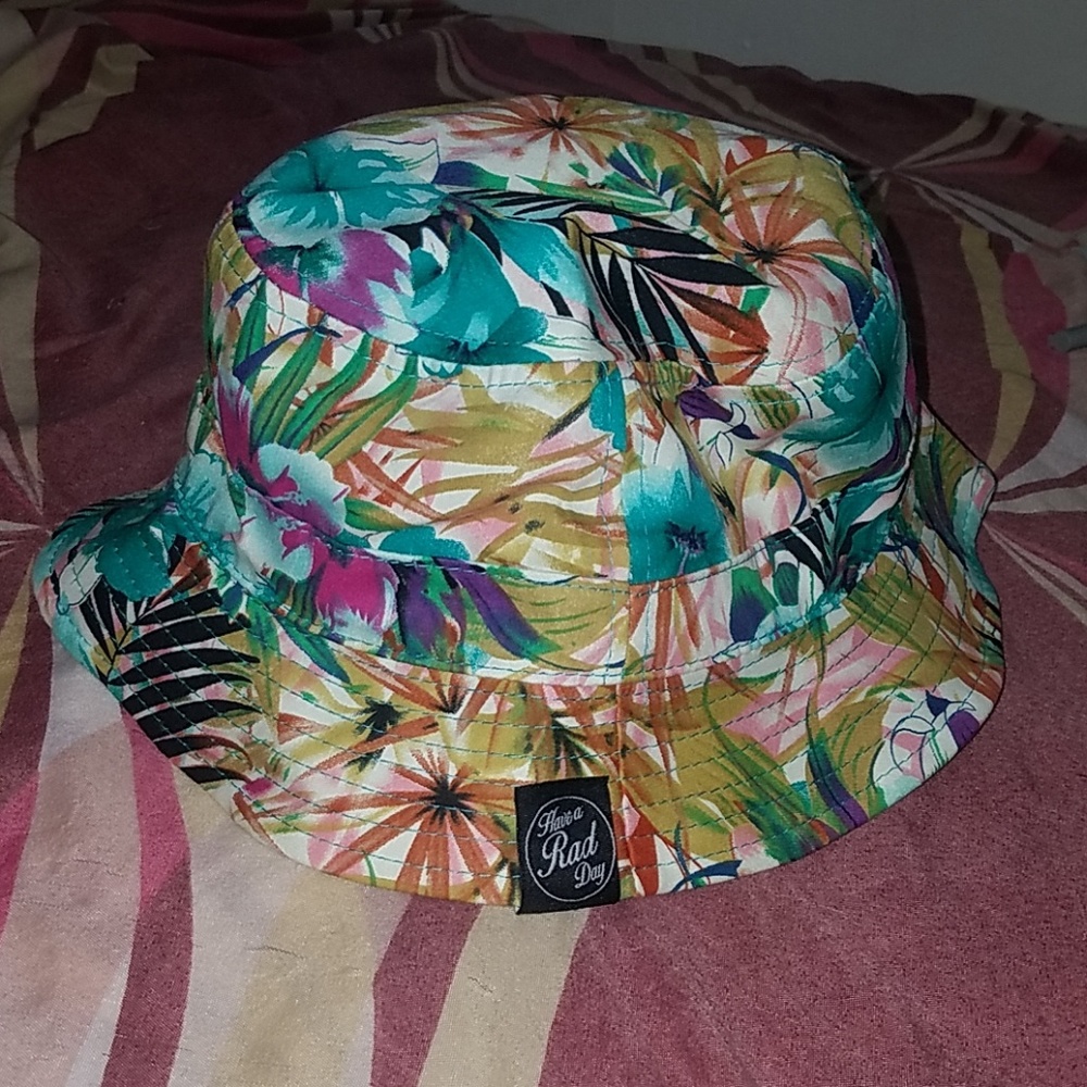 Bucket Hat